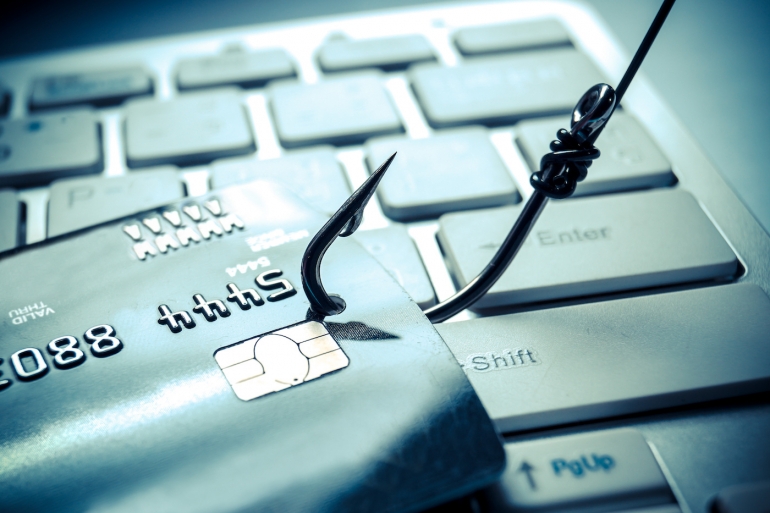 Threat actors compromising US business online checkout pages to steal credit card information